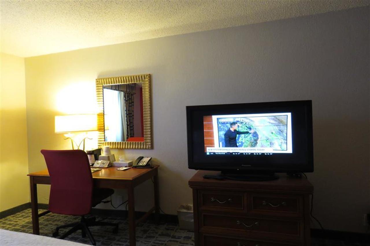 Baymont By Wyndham Ferndale/Royal Oak Hotel Luaran gambar